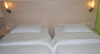 Гостиница Open City Набережные Челны Стандартный двухместный номер с 2 отдельными кроватями-3